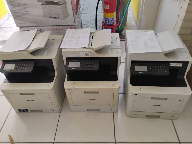 MFC-L8610CDW Lote 03 Unidades