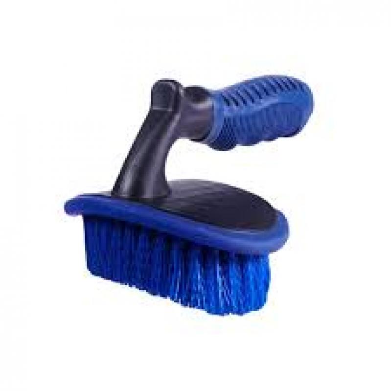 ESCOVA LIMPEZA DE PNEUS.