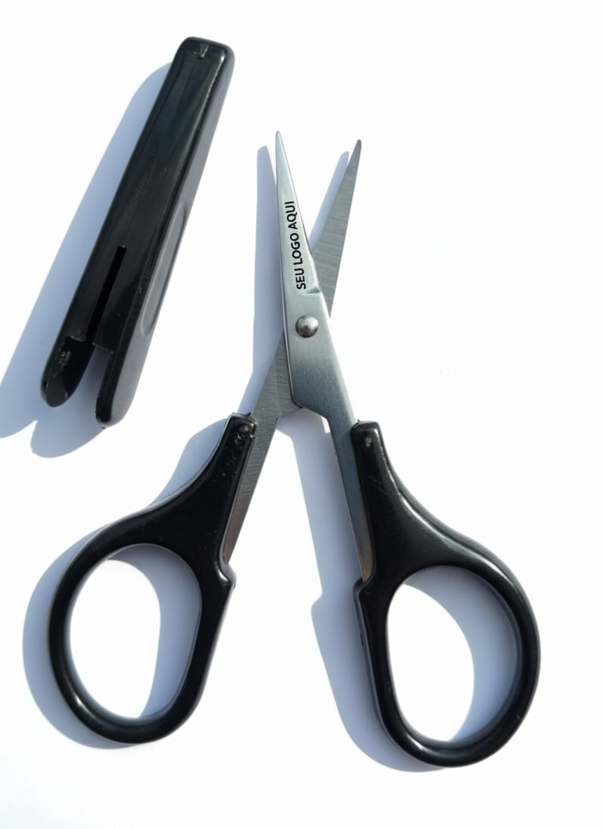 TESOURA CABO DE PLÁSTICO COM TAMPA